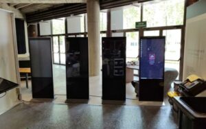 Totem Interativo e TV Touch para Eventos Corporativos em Porto Alegre