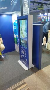 Aluguel de Totem Digital, Painel de LED, TVs Touch Screen e Soluções Interativas para Palestras, Congressos, Feiras de Negócios, Eventos Corporativos e Shows em São Paulo, Campinas, Guarulhos e Osasco 2026
